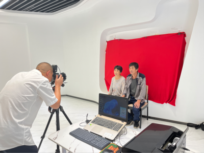 鏡頭記錄溫情 專設服務點，攝影服務走進村民家門口